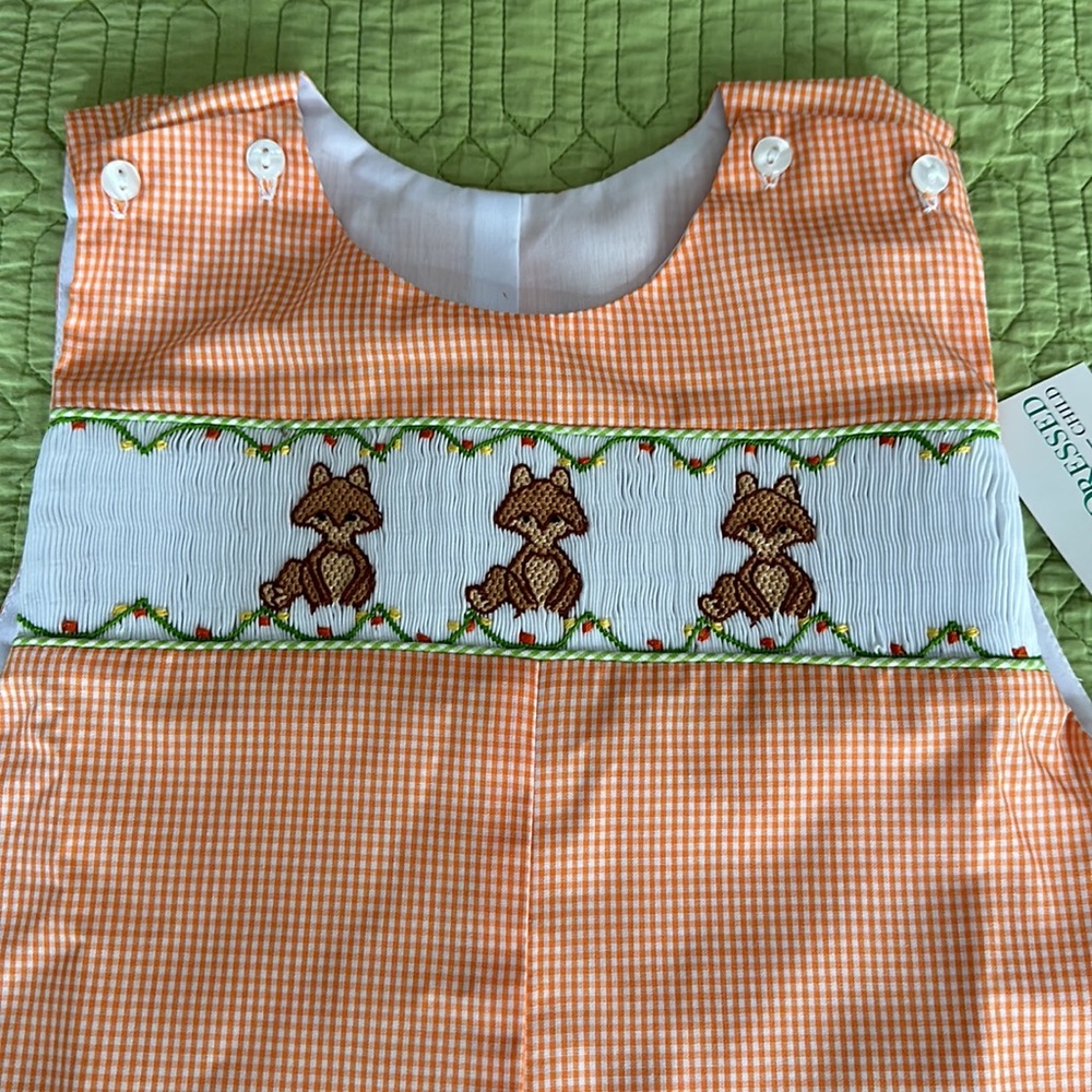 🦊NWT Fox smocked orange gingham shorttail